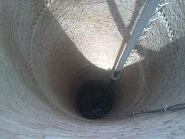 ¿Por qué es importante evitar que las bombas trabajen en vacío?